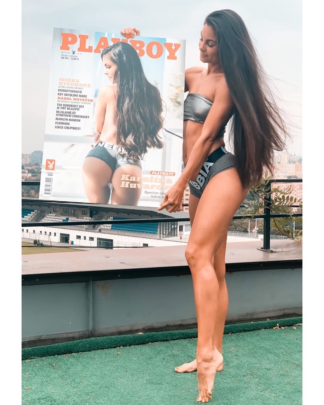 Sexy hokejová trenérka Karolína Huvarová se stala perlou říjnového vydání magazínu pro pány Playboy!