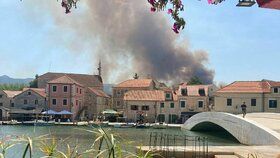 Chorvatsko znovu zachvátil požár: Plameny na ostrově Hvar! Muž přišel o život