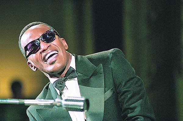 RAY (2004) Ray Charles – Jamie Foxx (50)