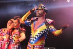 Barevné kostýmy a záplava hitů, Vengaboys koncert hvězd 90-tých let začínali. Diváky dostali do varu hned prvními písněmi.