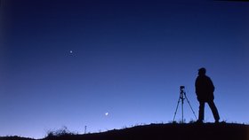 V noci z pondělí na úterý bude ideální příležitost pozorovat padající hvězdy