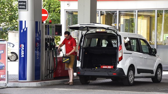 Čerpací stanice v Česku skokově zdražily naftu. Daň je pouze jedním z důvodů