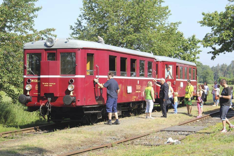 Úbytek počtu cestujících v pravidelné autobusové dopravě pokračuje i letos, v prvním čtvrtletí v ní cestovalo 75,9 milionu lidí, meziročně o 3,5 milionu méně.