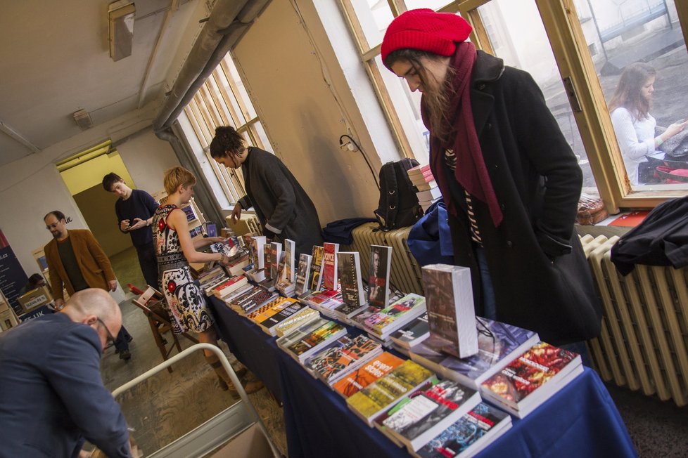 Studenti Filozofické fakulty Univerzity Karlovy připravili pro návštěvníky vnitrobloku v Hybernské bohatý program.