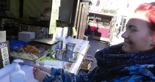 Hygienici na jihu Moravy cílí kvůli žloutence na vánoční trhy. Prodejci obstáli při kontrolách zatím na jedničku