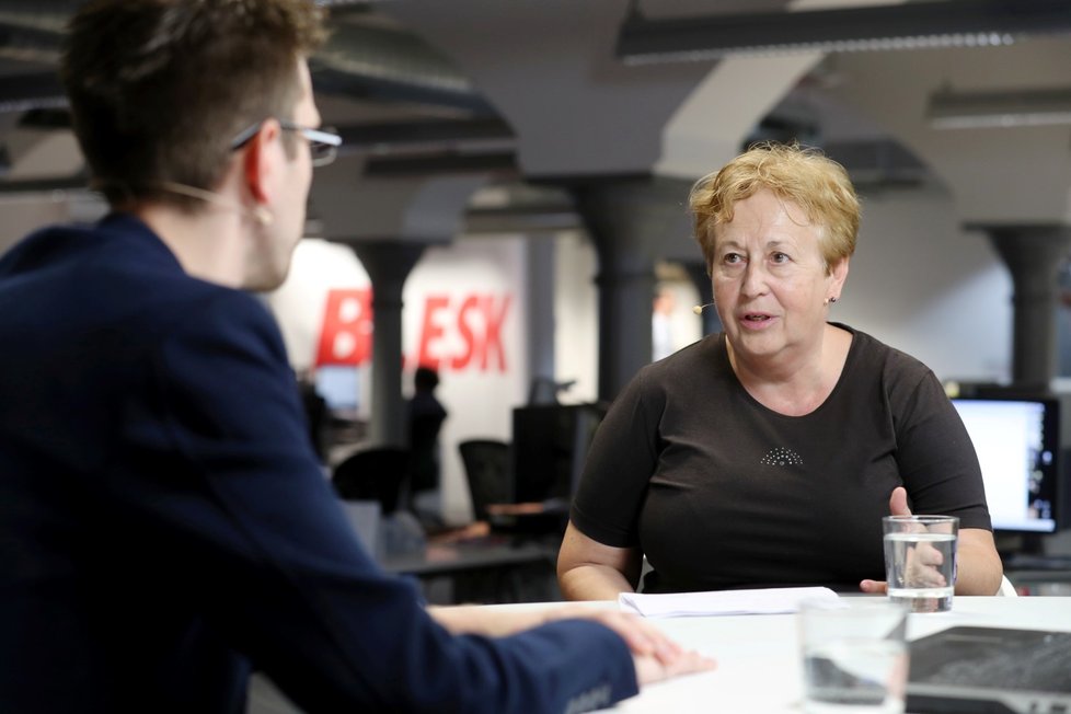 Hygienička a epidemioložka Zdeňka Jágrová ve studiu Blesku.