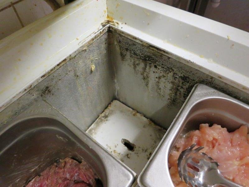 Pražští hygienici pokutovali 167 pražských restaurací. Na vině bylo především špatné skladování potravin a jejich nedostatečná ochrana před kontaminací. (ilustrační foto)