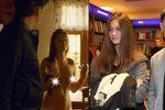 Mladičká přítelkyně herce Hynka Čermáka Veronika Macková v druhém dílu filmu Gangster Ka: Afričan odhalila prsa!