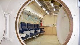 Nemocnice v Ostravě nabízí unikát: Hyperbarickou komoru! Odvézt ji ale nebude "sranda"