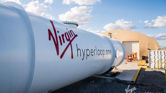 První Hyperloop má vzniknout v Indii, maximální rychlost má dosahovat 1078 km/h