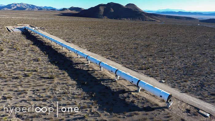 Testovací hyperloop v nevadské poušti.