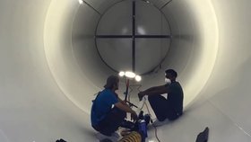 Na konkrétním návrhu tubus pracují technologové momentálně v Los Angeles