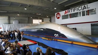Hyperloop získává podobu. Američané poprvé ukázali kapsli na přepravu cestujících