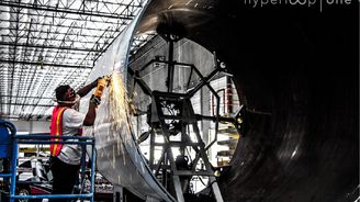 Testy hyperloopu pokračují podle plánu. Kapsle překonala rychlost 300 kilometrů za hodinu