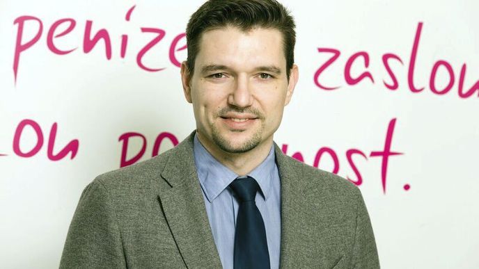Podle Jiřího Patáka, ředitele poradenské společnosti Chytrý Honza, je však zadlužení Čechů stále jedním z nezdravějších v rámci Evropské unie. 
