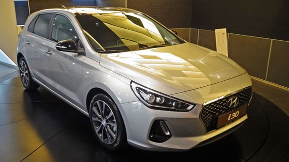 Hyundai i30 a jeho pět tajemství. Kdy přijde na trh? A může být Autem roku 2017?