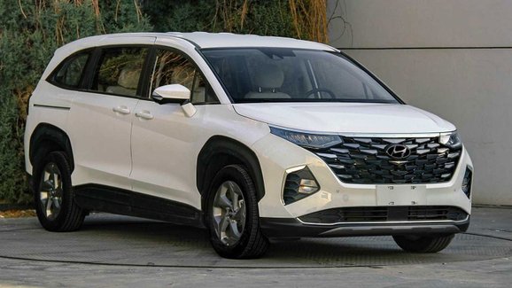Hyundai unikly snímky dalšího MPV, Custo sází na usedlejší design