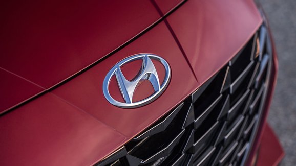 Čtvrtletní zisk Hyundai klesl o 44 procent