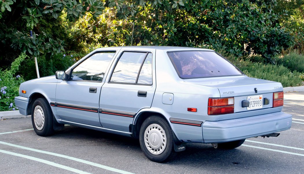 Hyundai Excel Sedan (1985-1987)