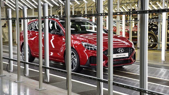 Nošovický závod Hyundai v číslech: Za jak dlouho vyrobí jedno auto a kolik má zaměstnanců?
