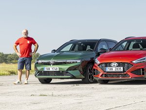 Hyundai i30 Kombi 1.6 T-GDI 7DCT vs. Opel Astra ST Hybrid 1.2 Turbo eDCT6 – Podle úspěšného vzorce