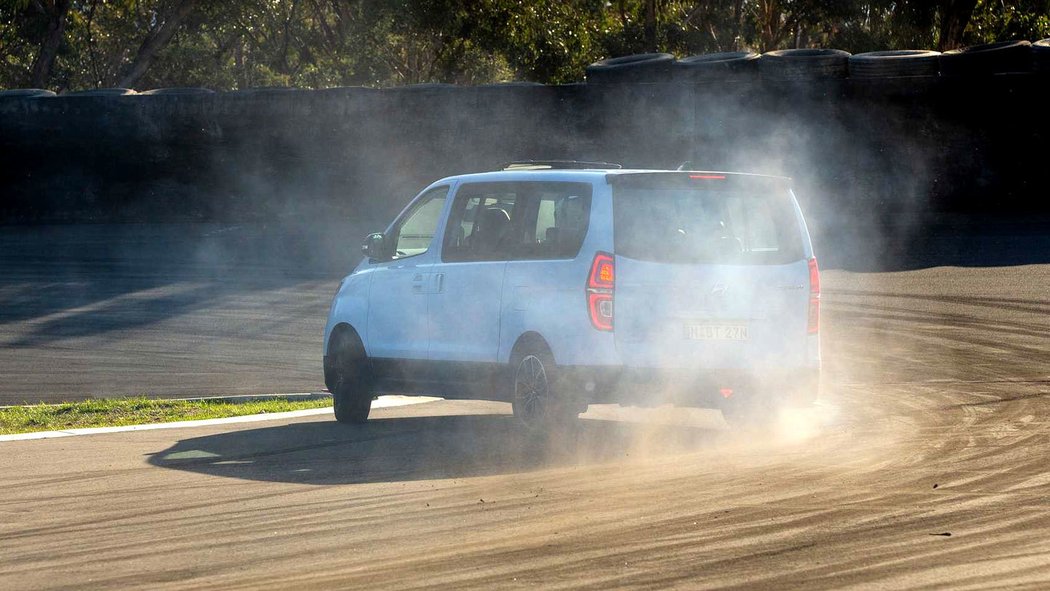 Hyundai iMax N Drift Bus