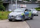 Další elektrické Hyundaie Ioniq míří do policejní služby. Mají zbarvení i majáky