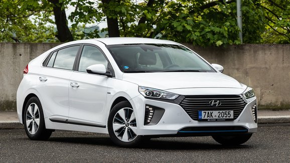 TEST Hyundai Ioniq PHEV – Proč nás korejský hybrid překvapil