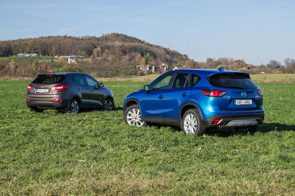 Hyundai ix35 2.0 CRDi vs. Mazda CX-5 2.2 Skyactiv-D