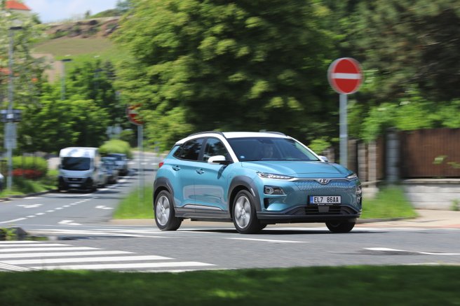 Hyundai Kona EV Power 64 kWh Ultimate: Pokrok něco stojí