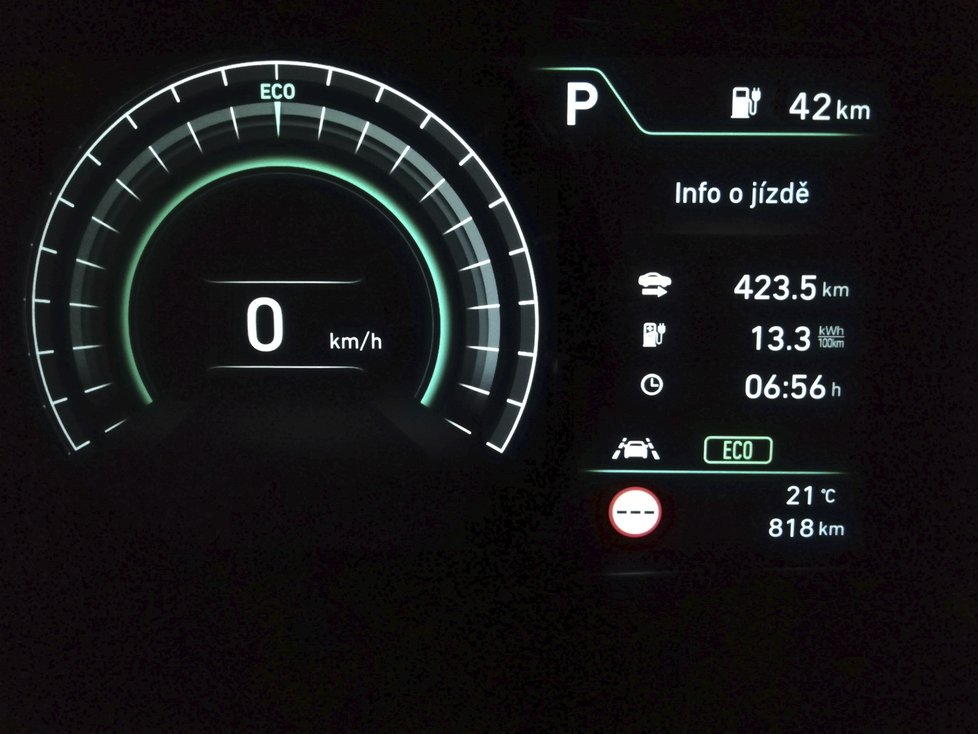 Pověst nelhala. Po ujetí 423 km s lehkou nohou nám ještě zbýval dojezd 42 km. 