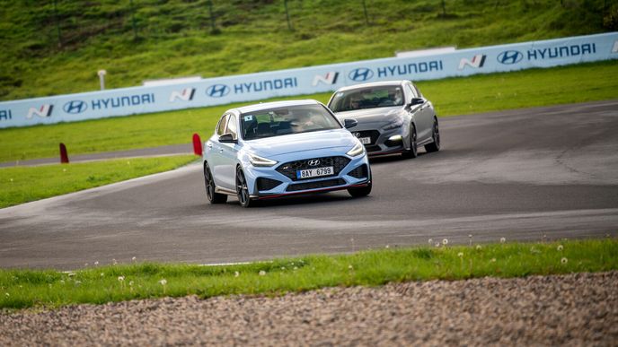 Hyundai v Mostě uspořádal první sraz majitelů sportovních vozů N Hyundai v Mostě uspořádal první sraz majitelů sportovních vozů N