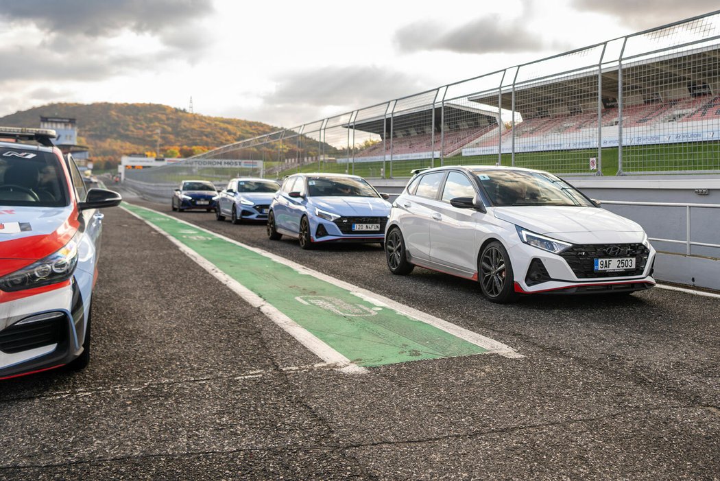Hyundai v Mostě uspořádal první sraz majitelů sportovních vozů N