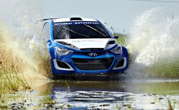 Video: Hyundai i20 WRC se radostně vrhá do bláta