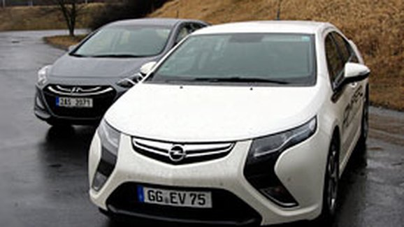 TEST Opel Ampera vs. Hyundai i30: Český test spotřeby