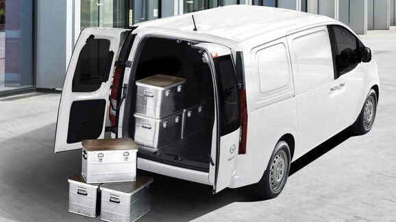 Hyundai Staria Van má české ceny, bez daně se vejde pod 700.000 Kč
