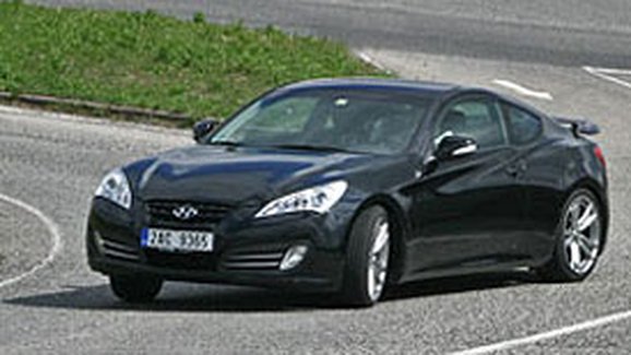 TEST Hyundai Genesis Coupe - Drift King