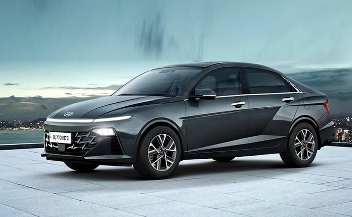 Une autre berline ovni est née, Hyundai a présenté le modèle Verna