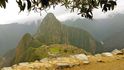 Machu Picchu bylo postaveno v klasickém inckém stylu za použití kvádrového zdiva  bez použití malty či jiného pojiva