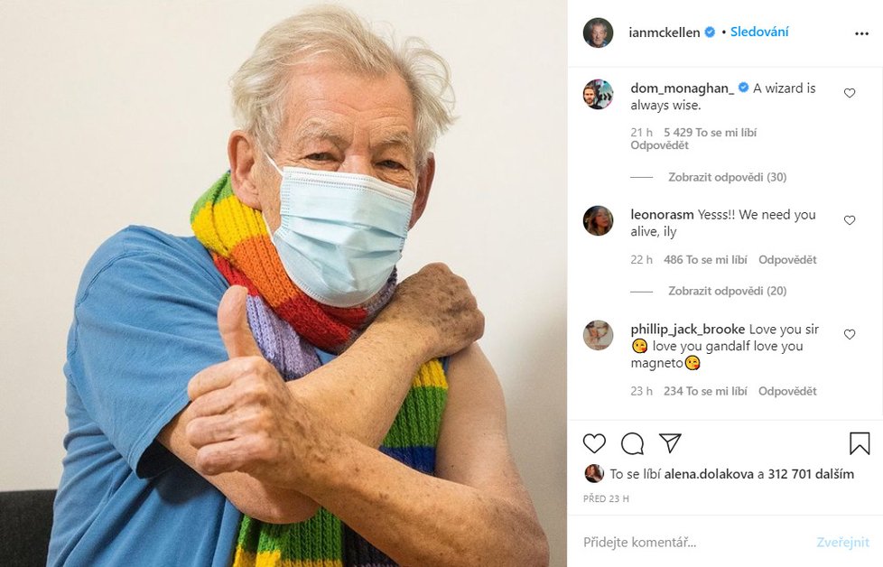 Ian McKellen se nechal naočkovat proti koronaviru