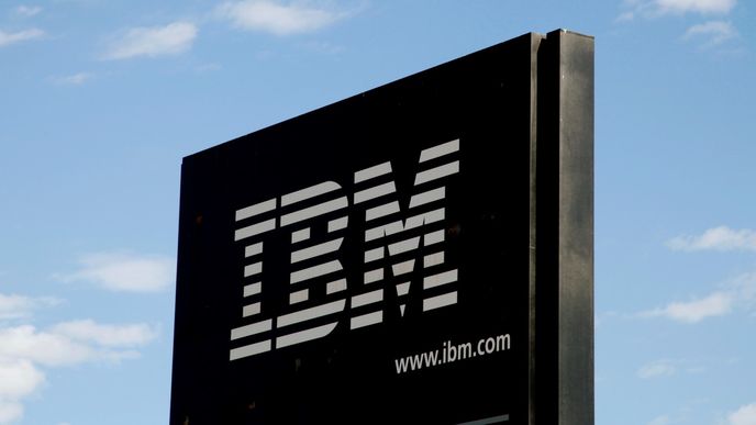 Americká korporace IBM hodlá do pěti let nahradit tisíce zaměstnanců umělou inteligencí.
