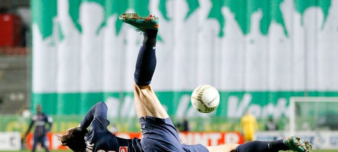 Zlatanův další pokus o nůžky proti St. Etienne nevyšel a PSG následně bylo vyřazeno z poháru.