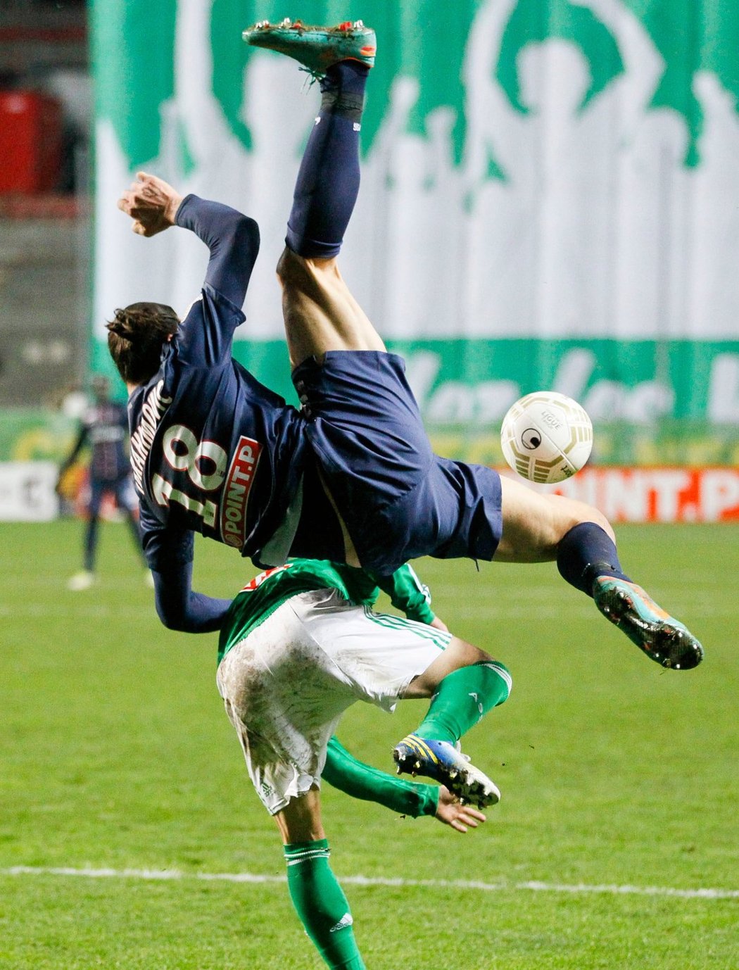 Zlatanův další pokus o nůžky proti St. Etienne nevyšel a PSG následně bylo vyřazeno z poháru.