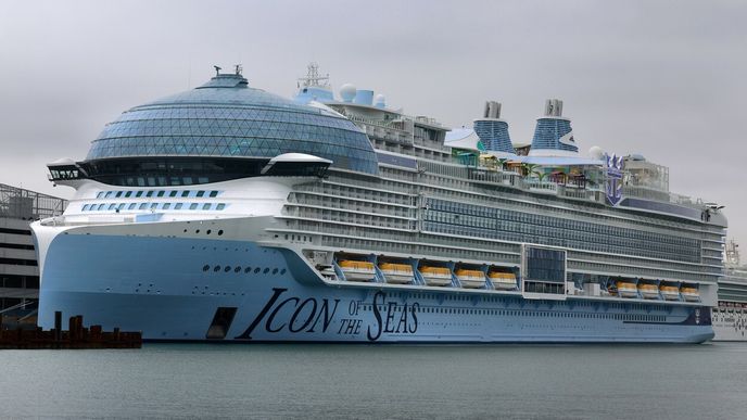 Na moře vyplula 365 dlouhá výletní loď Icon of the Seas, kterou pokčtil Lionel Messi.