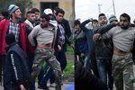 Migranti v uprchlickém táboře v Idomeni lynčovali muže, který prý zneužil sedmiletou holčičku.