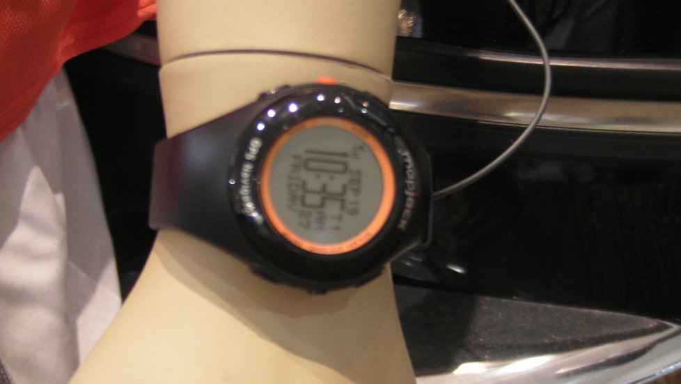 Firma Mapjack potěší sportovce svým produktem Watch Hi Q, který kromě standardních funkcí nabízí GPS.