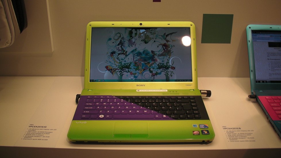Sony chystá prorazit s touto barevnou kombinací u notebooků