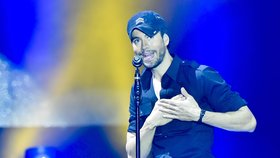 Enrique Iglesias sklidil po koncertech v Praze kritiku: Místo zpěvu playback!