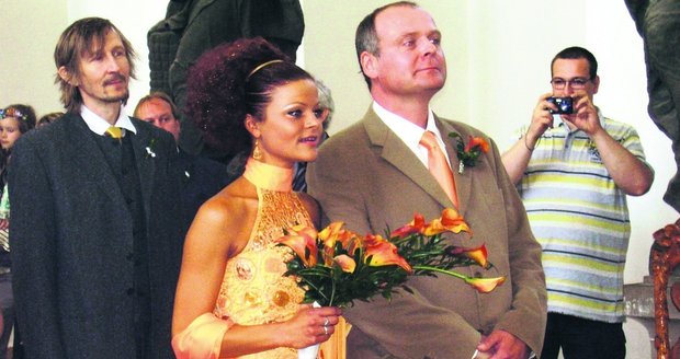 Igor Bareš svatbě odolával osm let
