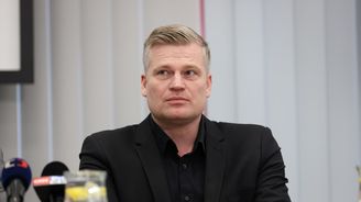 Motoristé se chystají v Krkonošském národním parku postavit schody, aby po nich lidé mohli chodit a byli zdraví Motoristé se chystají v Krkonošském národním parku postavit schody, aby po nich lidé mohli chodit a byli zdraví